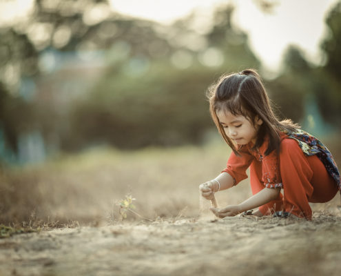 child playing alone, austism speaks